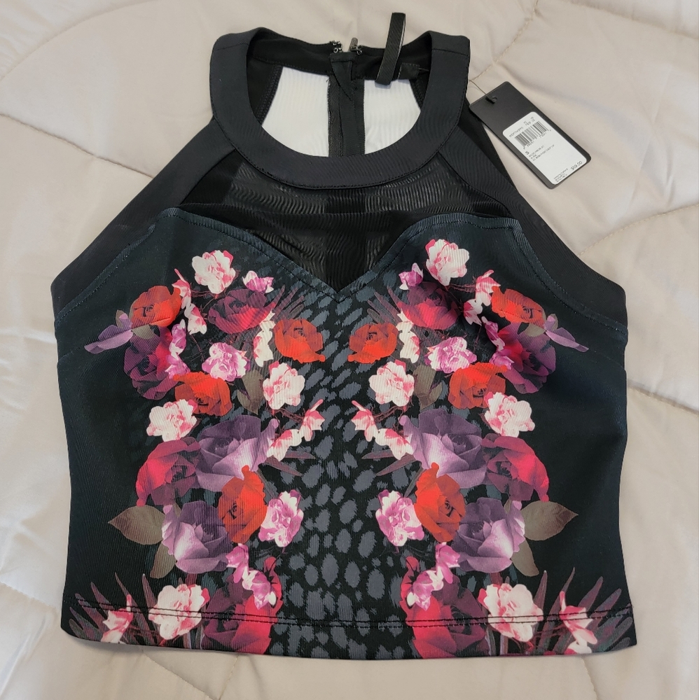 New! Guess crop top, size Small